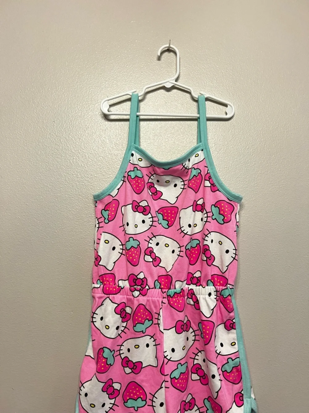 Hello Kitty playful hello